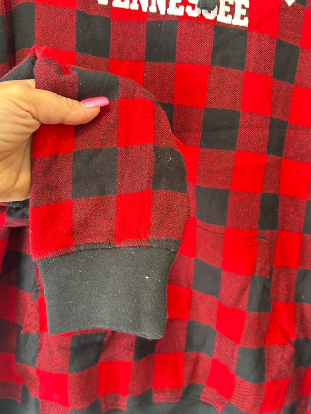 Gatlinburg Tennessee Red & Black Plaid Hoodie Sweater - Picture 9 of 13